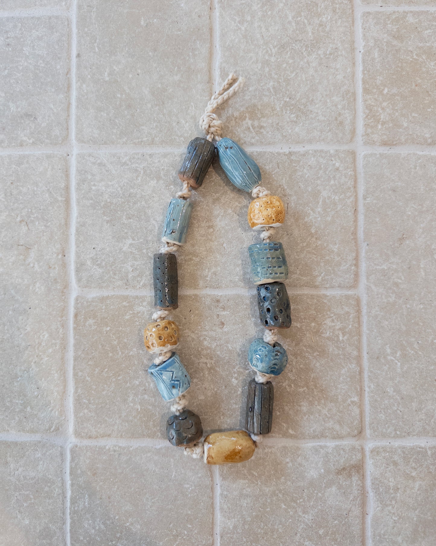 CERAMIC NECKLACE BLUE & YELLOW