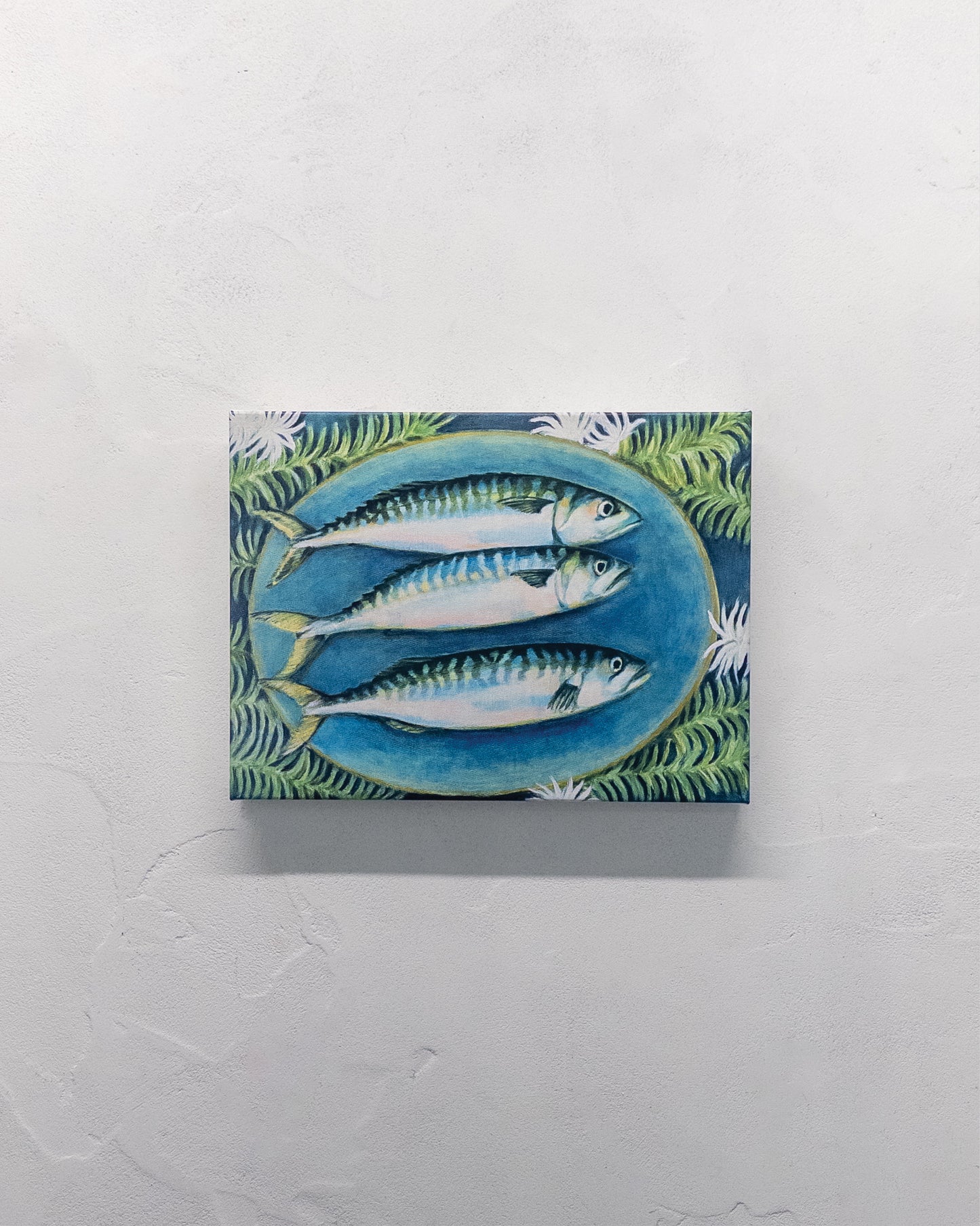 3 FISH ON BLUE PLATE