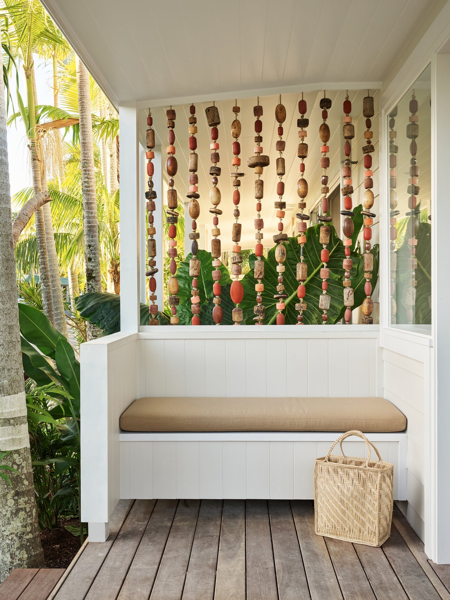 VINTAGE FLOAT WALL ART