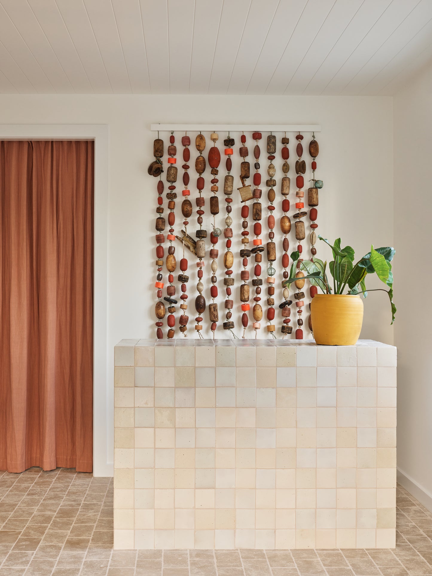 VINTAGE FLOAT WALL ART