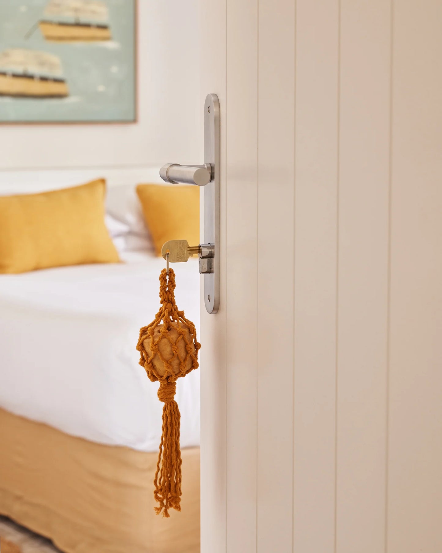 FISHERMAN KEY RING MUSTARD & WHITE