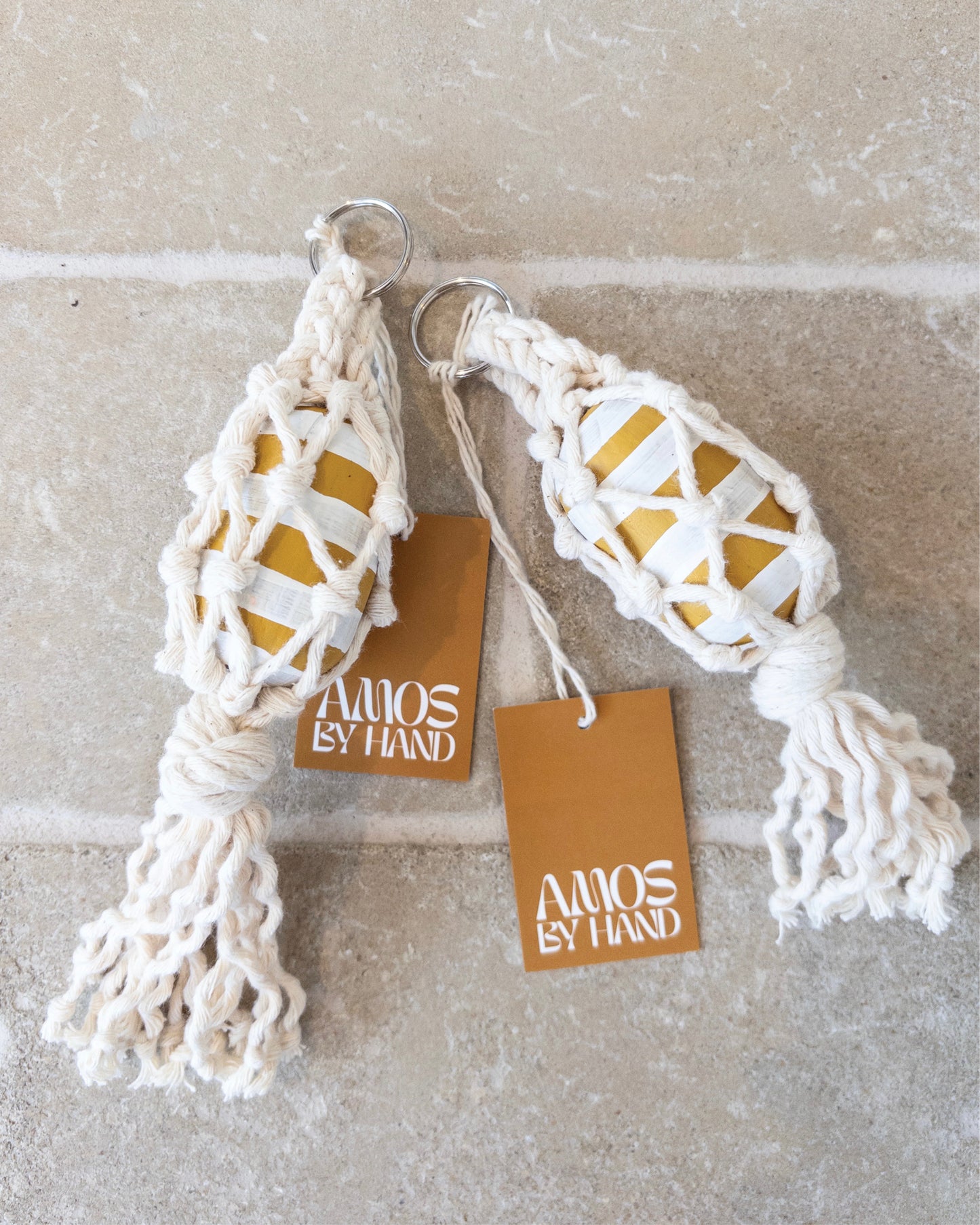 FISHERMAN KEY RING WHITE + MUSTARD